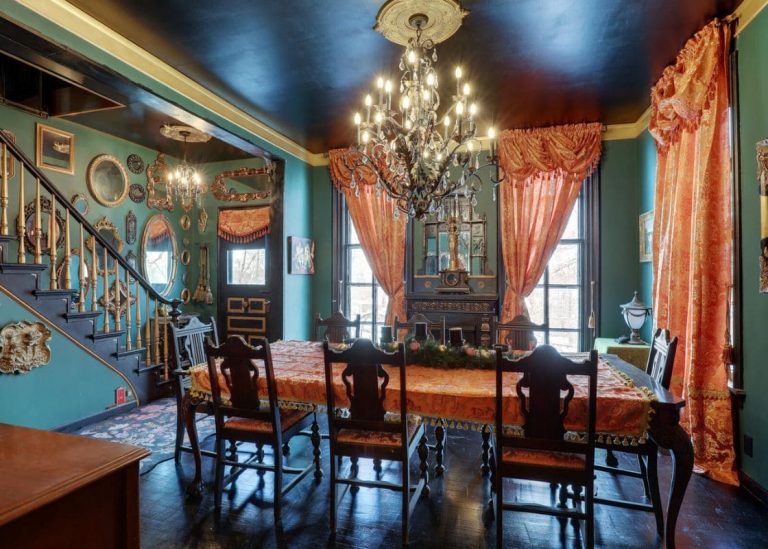 A Winter Visit to the Purple House Near Hannibal And the Strange Magic Hidden Inside