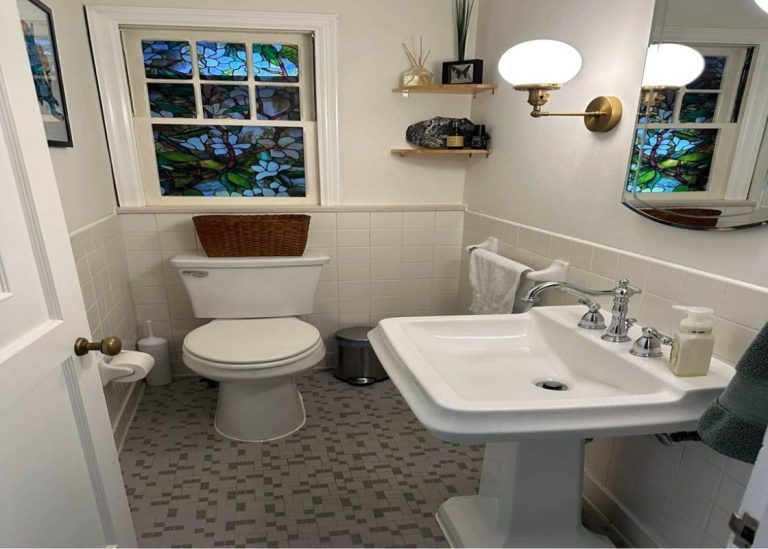 Here’s A Little Thing I Made For My Small Bathroom